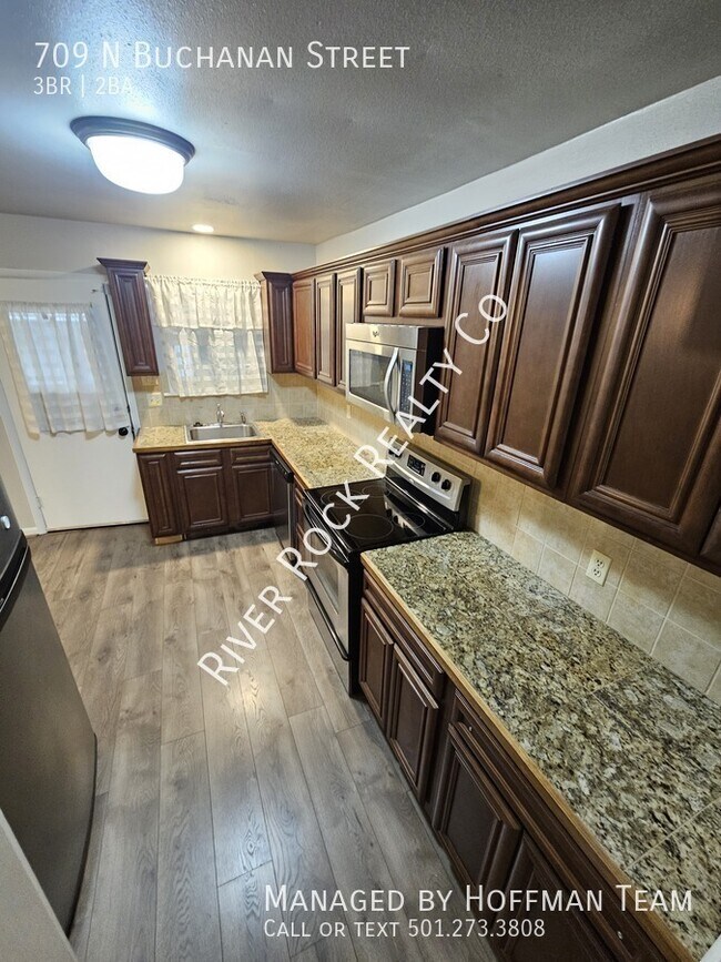 Building Photo - 709 N Buchanan St