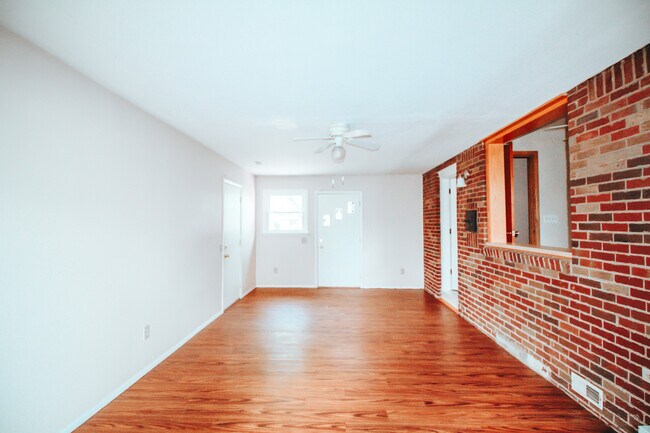Building Photo - 5233 Melvin Dr