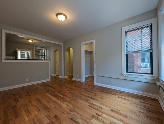 Foto del edificio - 4409 N Wolcott Ave