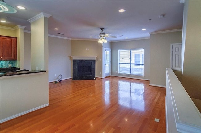 Building Photo - 2407 Stutz Dr