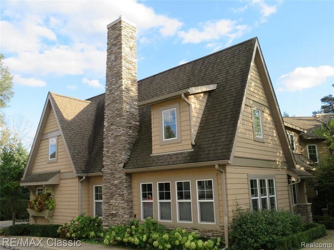 Building Photo - 468 Pondview Ln