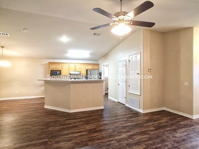 Foto del edificio - 891 Sterling Way, Pensacola, FL ~ by Southern