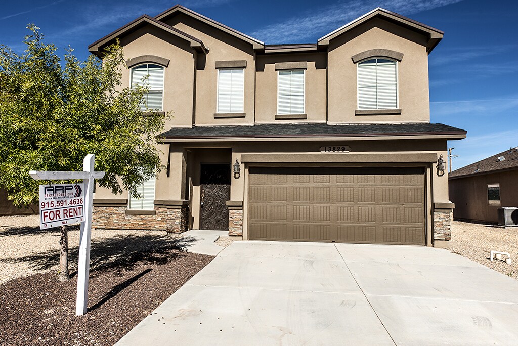 SPACIOUS HORIZON CITY HOME FOR RENT WITH POOL House Rental in Horizon