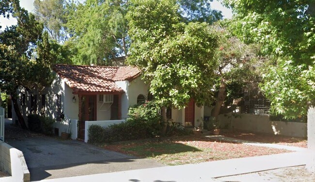 Foto del edificio - 4448-4450 Avocado St