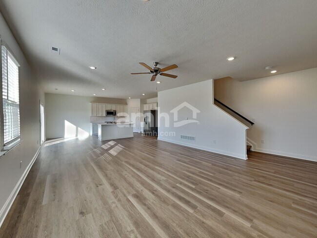 Foto del edificio - 9145 Henley Ave