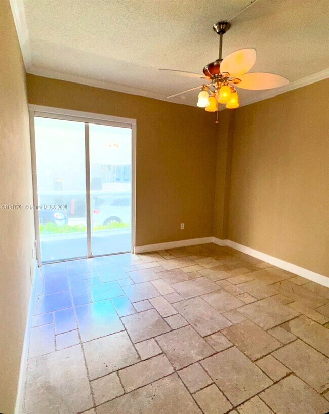 Foto del edificio - 20505 E Country Club Dr