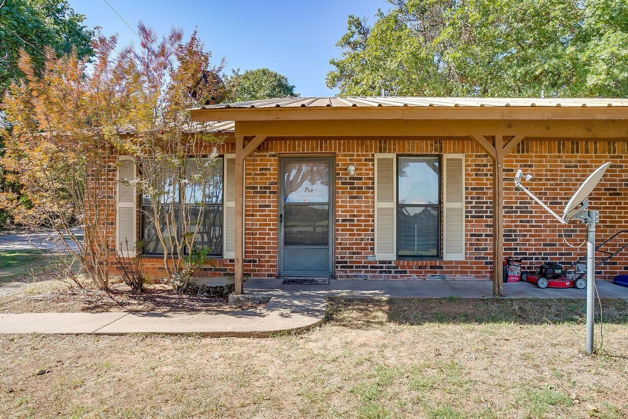 Primary Photo - One Side of Very Nice Duplex West Granbury...