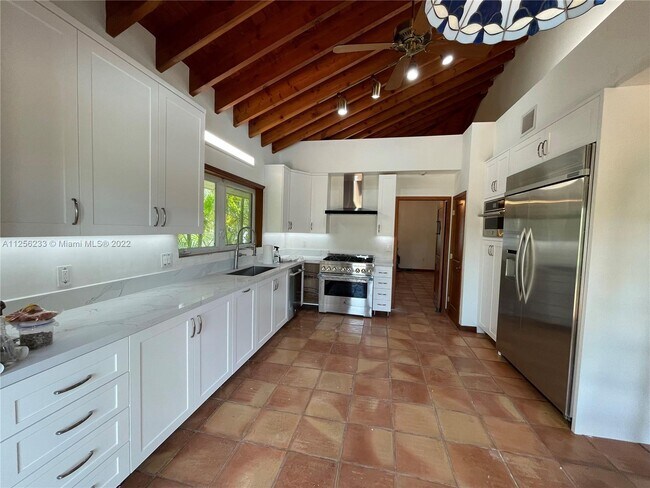 Foto del edificio - 6850 Sunrise Terrace