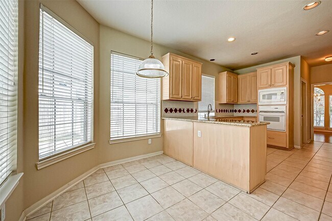 Foto del edificio - 12419 Shadycrest Dr
