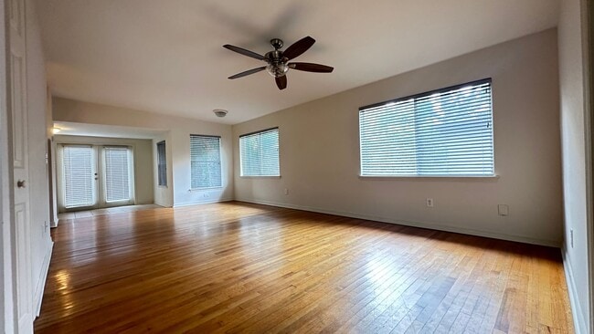 Building Photo - 231 S Summerlin Ave