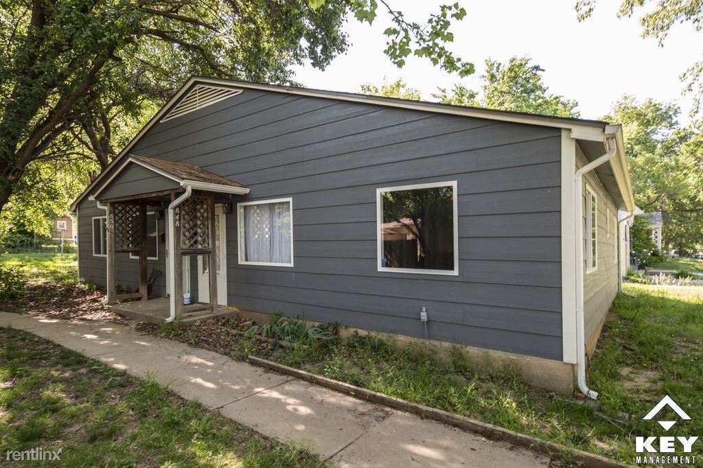Primary Photo - 2 br, 1 bath Townhome - 850 N Belmont Ave
