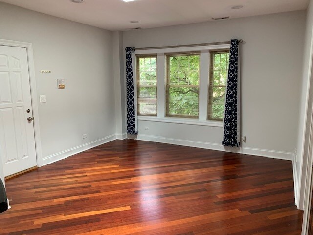 Building Photo - 3846 N Lamon Ave