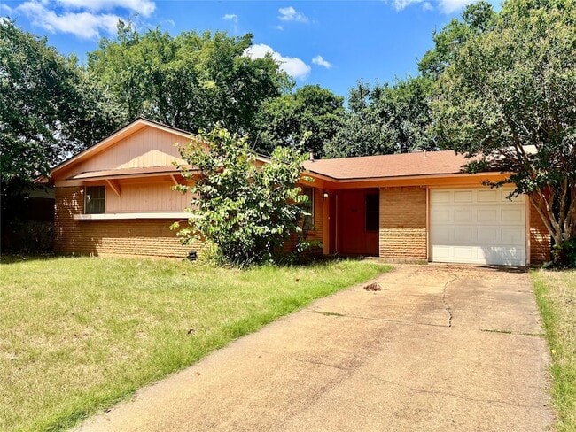 Photo - 3809 Titan Trail House