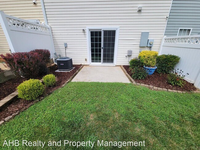 Building Photo - 2 br, 2.5 bath House - 1204 Glory Vine Rd