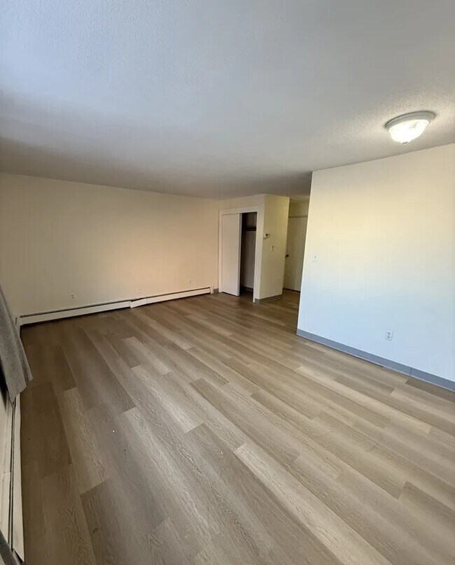 Foto del edificio - 10 Riverside St