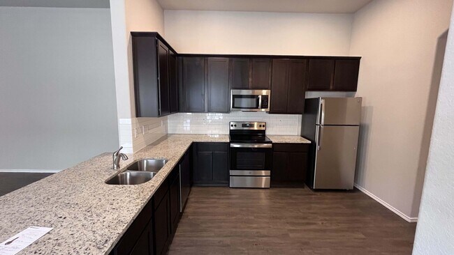 Foto del edificio - Welcome home 3/2 ready to move in!