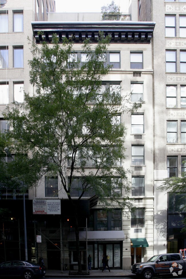 Building Photo - 136-138 W 22nd St