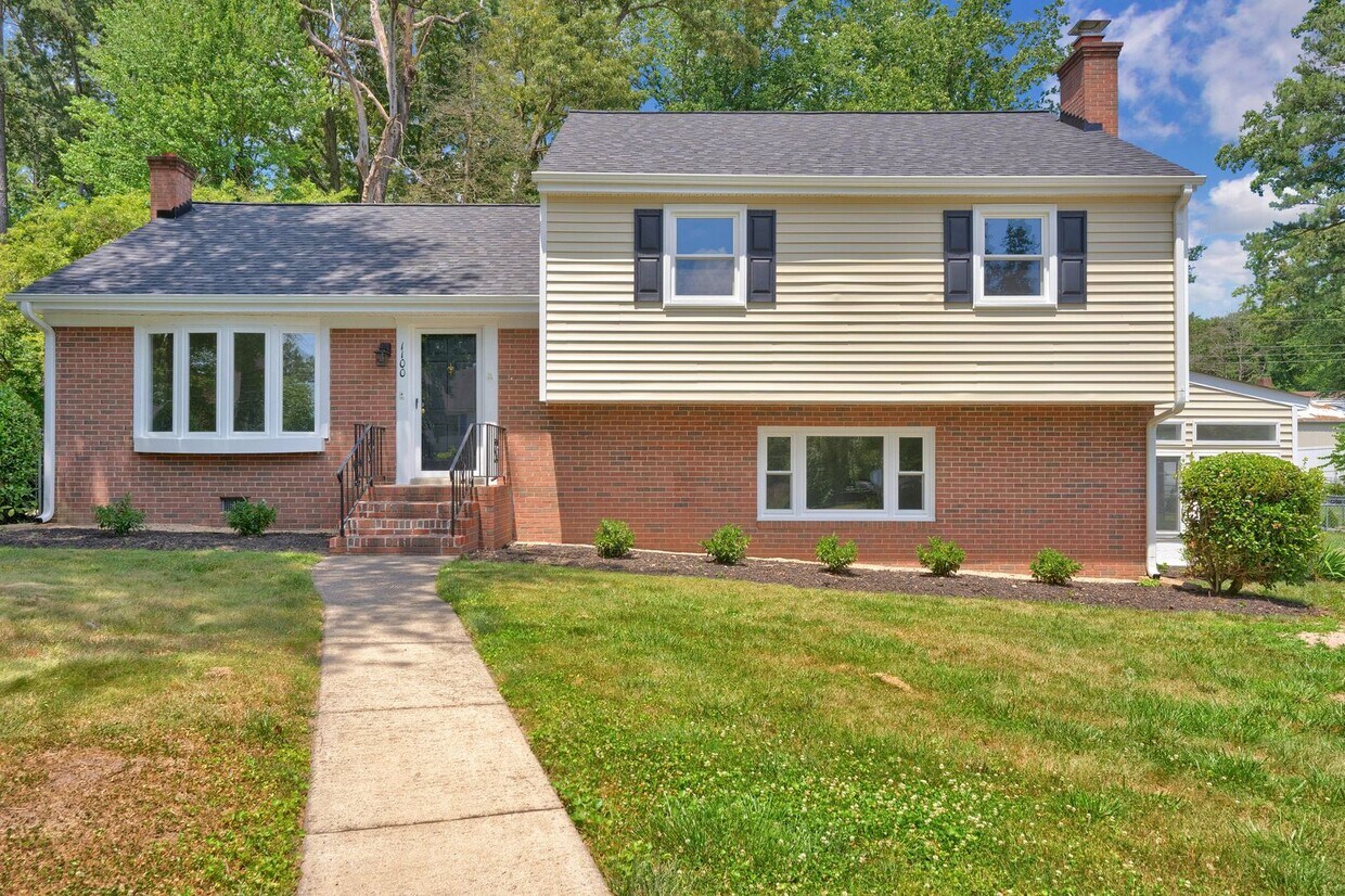 Foto principal - Beautiful Renovated 4 Bedroom 2.5 Bathroom...