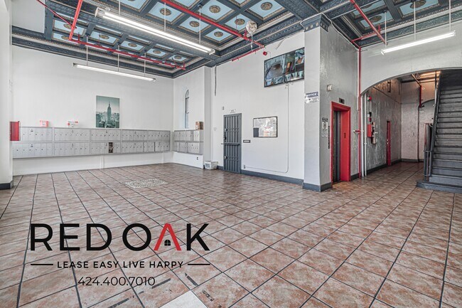 Foto del edificio - 744 Beacon Ave