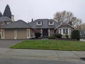 Building Photo - 33101 12th Ct SW