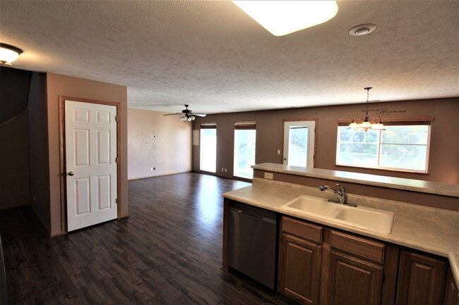Building Photo - 8828 Sicily Ln