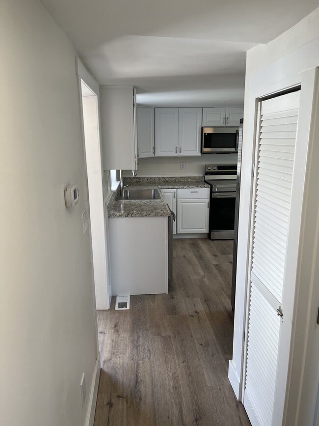 Building Photo - 36 1st St