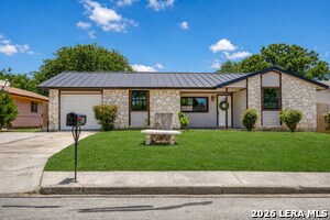 Building Photo - 504 Willow Dr