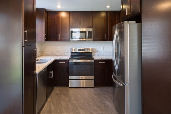 Kitchen - 9303 SW Hill St