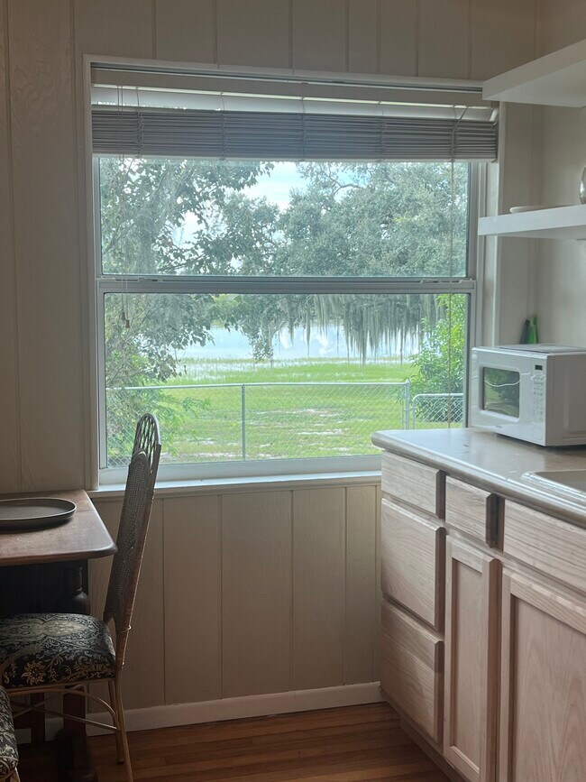 Foto del edificio - 8330 Honolulu Dr