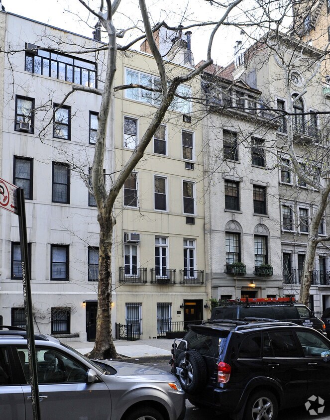 Primary Photo - 125 E 64th St