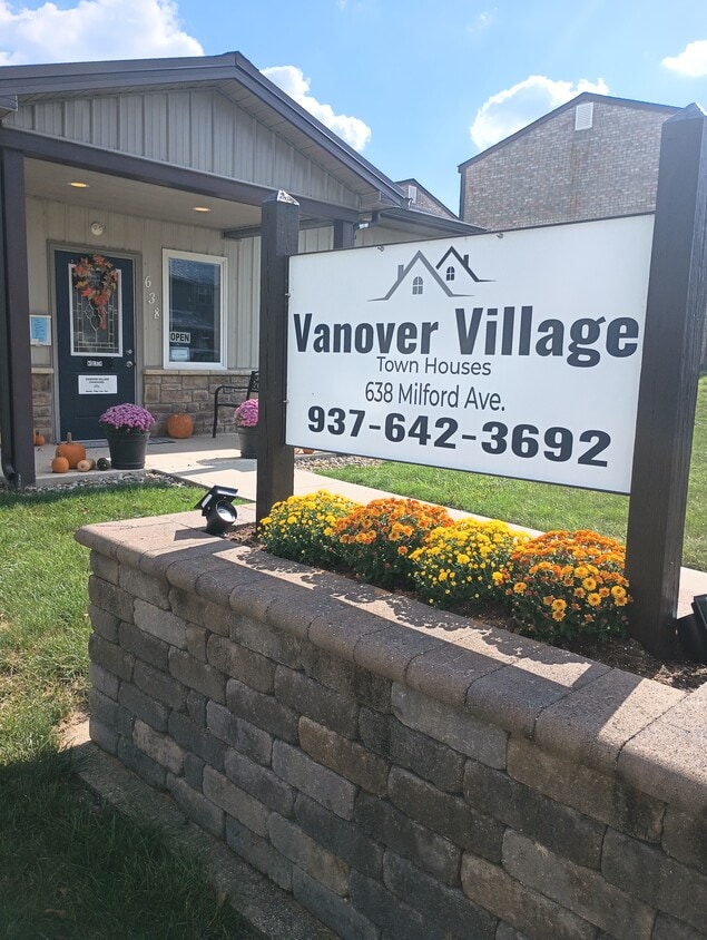 Primary Photo - Vanover Village Townhouses