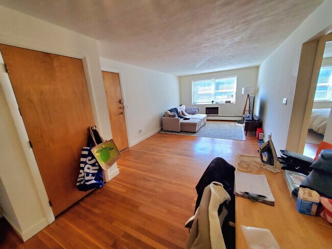 Building Photo - 12 Commonwealth Ct