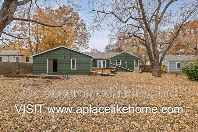 Foto del edificio - 6535 Melrose Ln