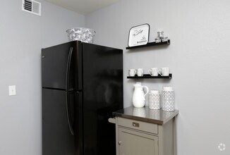 2BR, 1BA - 801 SF - Oakridge Manor Apartments