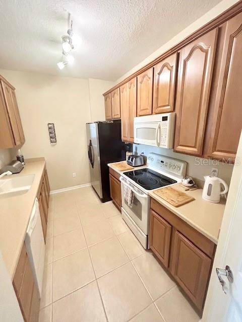 Building Photo - 8300 Portofino Dr