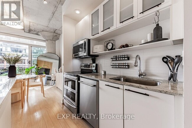 Building Photo - 66 Portland St