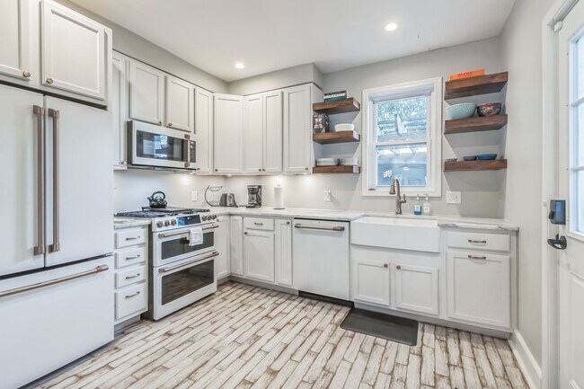 Foto del edificio - Lovely 2 BR+Den/1.5 BA Townhome in Kingman...