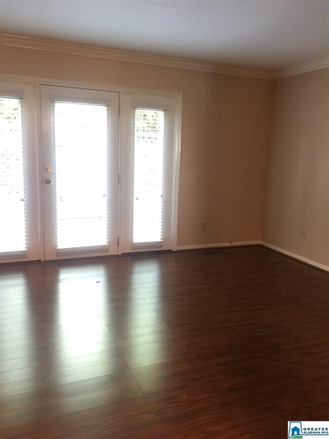 Building Photo - 802 Vestavia Villa Ct