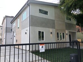 Building Photo - 14126 Sylvan St
