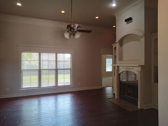 Foto del edificio - NEW PRICE AND MOVE IN SPECIAL $500 OFF FIR...