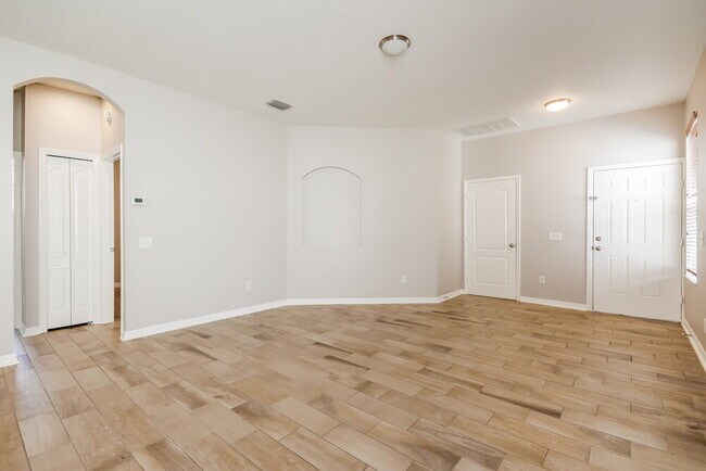 Foto del edificio - 910 Larwood Pine Dr