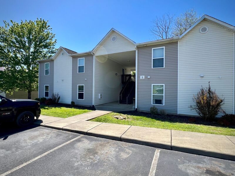 Primary Photo - 8 Zell Ln