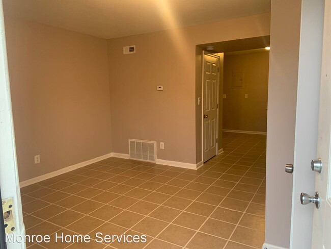 Building Photo - 2 br, 1 bath House - 3945 Penhurst ave