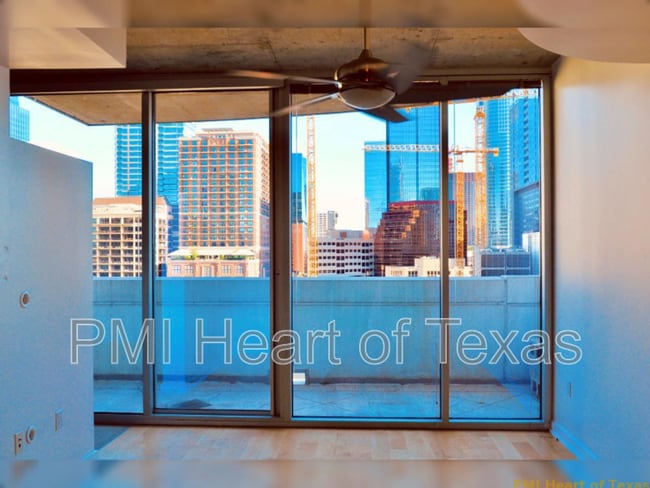 Building Photo - 360 Nueces St