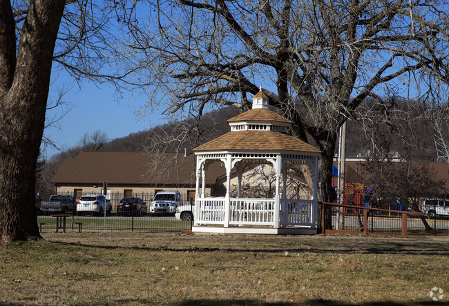 Building Photo - Inhofe Plaza