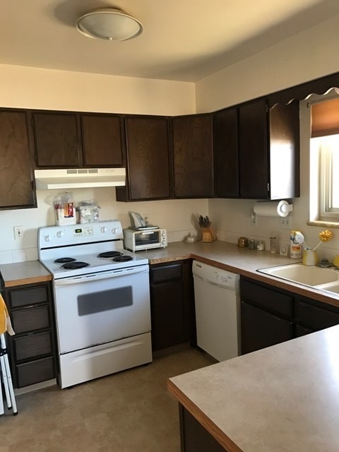 Foto del edificio - 2 Bedroom/2 Bath Duplex with attached gara...