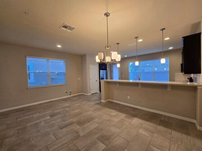 Foto del edificio - 8642 Vedder Ln