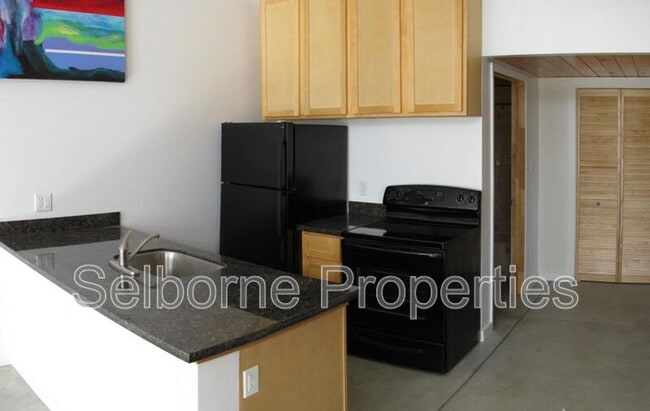Building Photo - 5500 San Pablo Ave