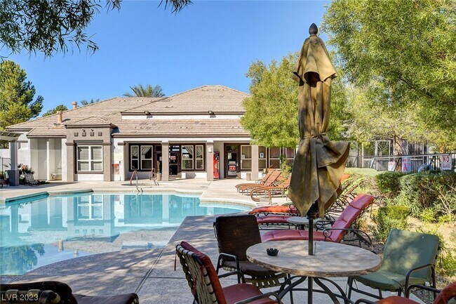 Foto del edificio - 7255 W Sunset Rd