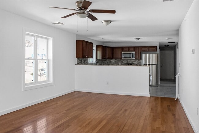 Building Photo - 247 Pilgrim Ave